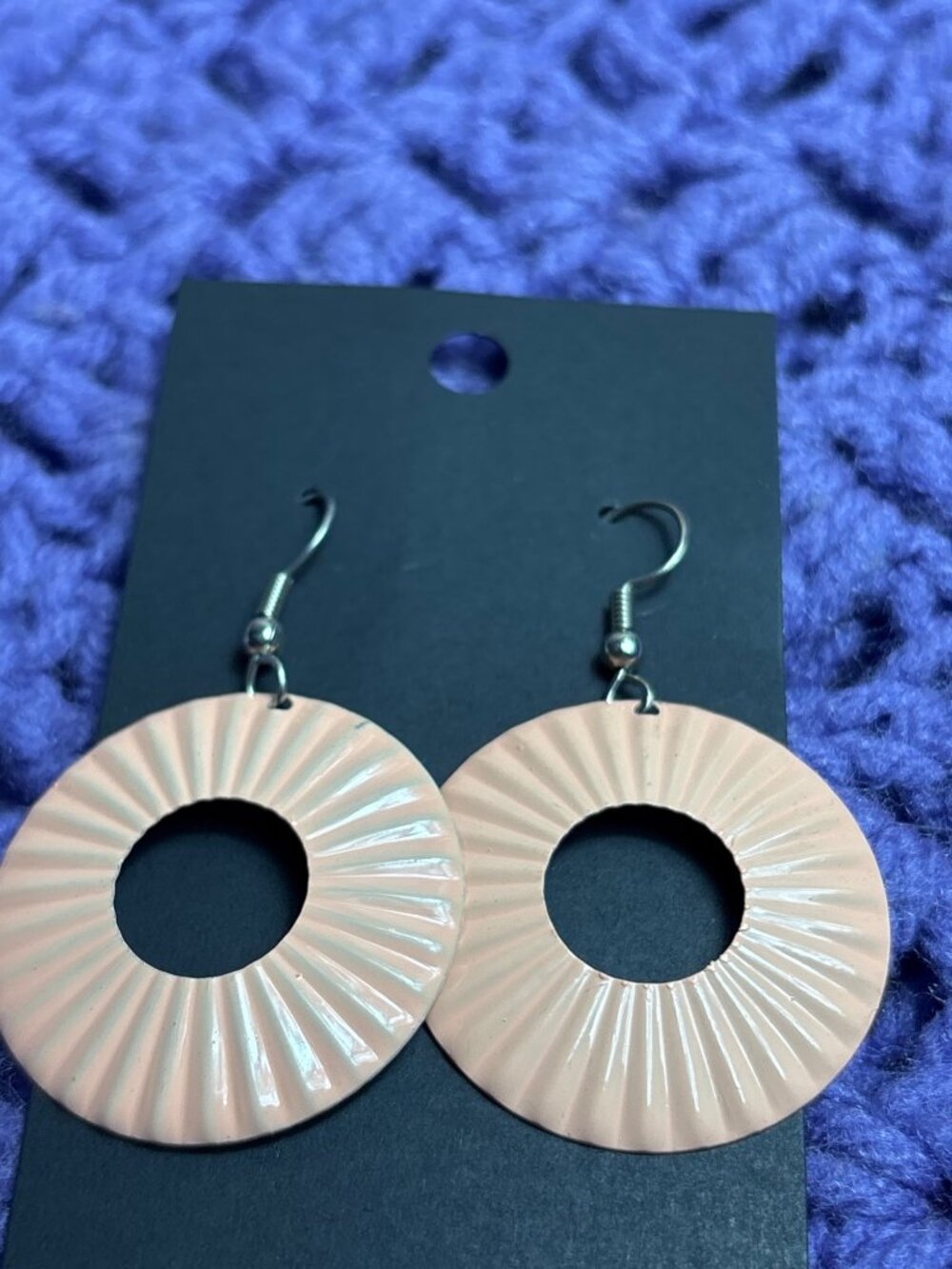 Vintage Textured Circle Ring Dangle Earrings Peach Enameled Silvertone Hooks